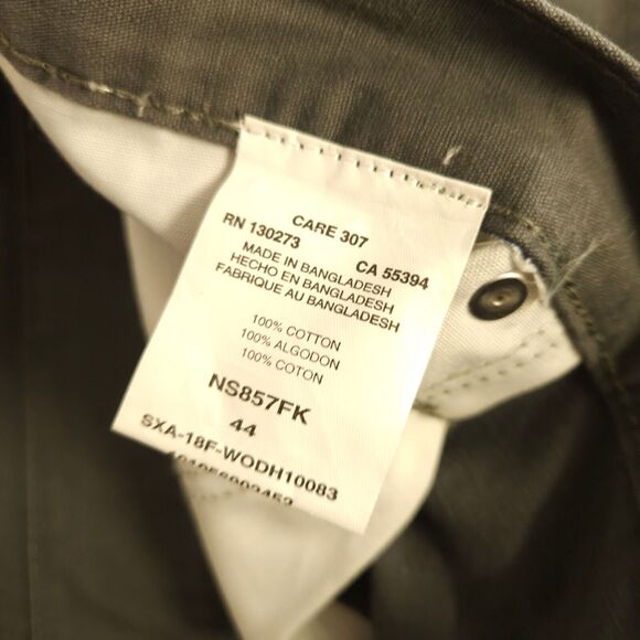 NWT Wrangler Men's 44 Gray Cargo Carpenter Relaxed Fit Knee Length Shorts - Picture 4 of 7